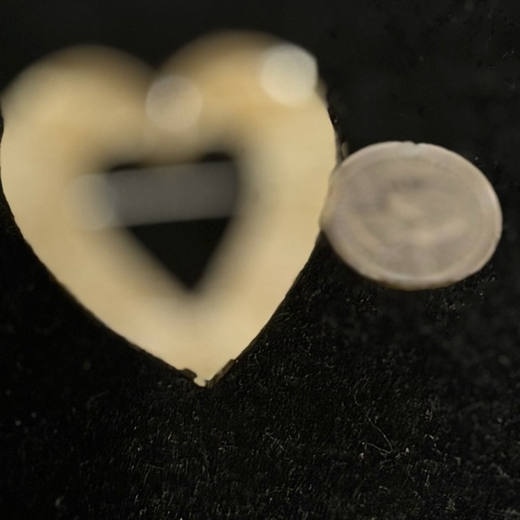 Gold Heart Pin Brooch - Elegant Women’s Jewelry - Picture 3 of 6